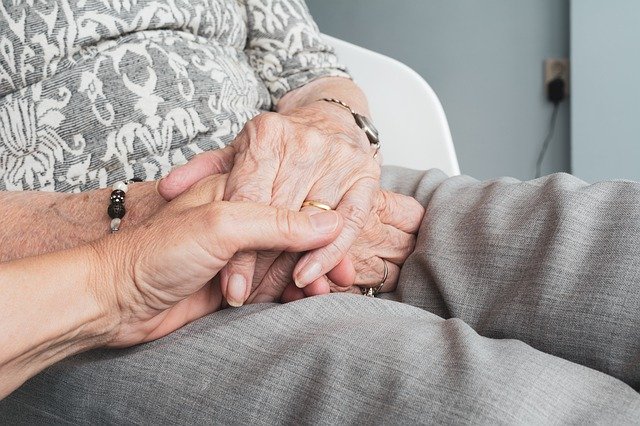 תרומה לקשישים- טיפול בחולה דמנציה